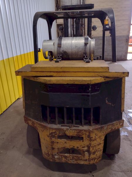 12,500 LBS CAT MODEL T1250 LP-GAS FORKLIFT: STOCK #18141
