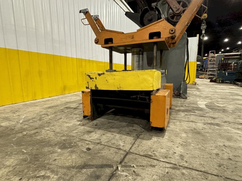 30,000 LB X 60" SESCO MODEL #55-523 MOTORIZED COIL REEL UNCOILER W/ COIL CAR: STOCK #21952