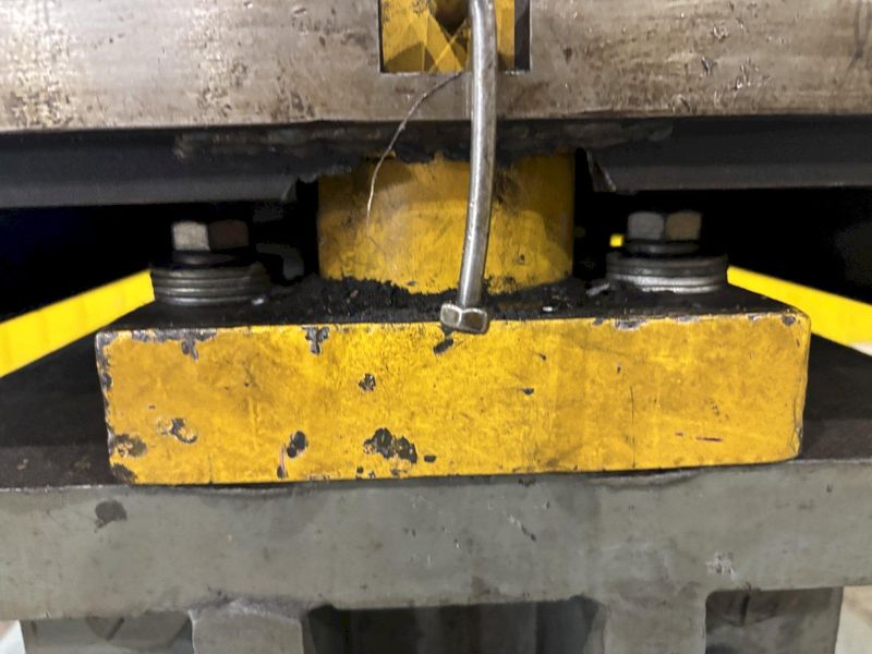 95 TON IRON CRAFTER MODEL 95-95 HMW HYDRAULIC IRON WORKER: STOCK #23333