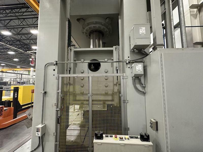 Pacific 1350D 80″ x 123″ Straight Side 1350 Ton Hydraulic Press