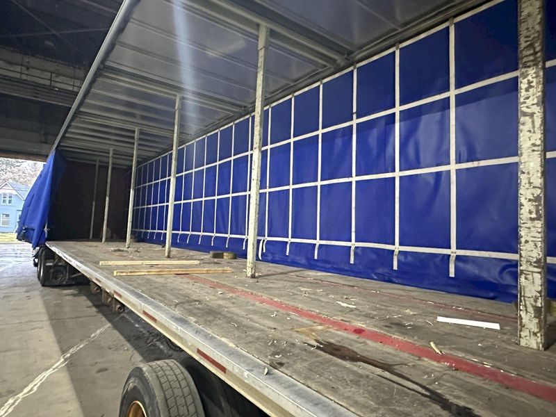 2007 X 53' UTILITY MFG  SLIDING CURTAIN-SIDE SEMI TRAILER: STOCK #19607