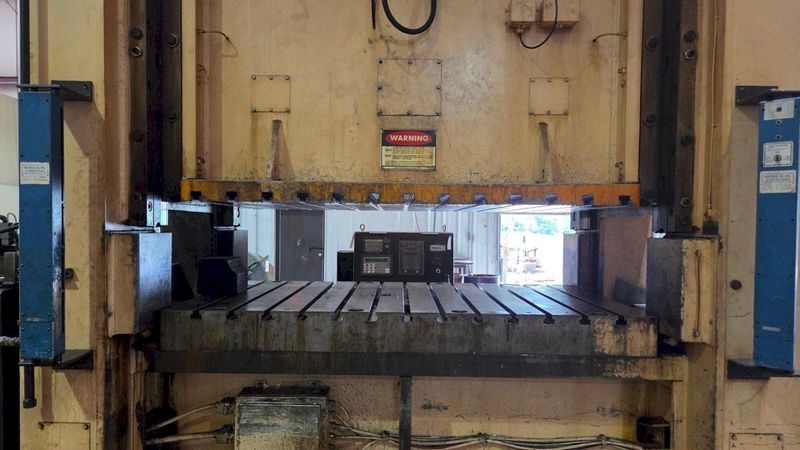 300 ton Clearing Niagara Straight Side Press For Sale Model SE2-300-84-48UH, Year 1995