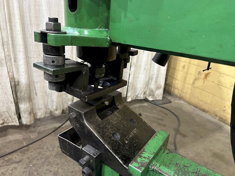 105 TON HILL ACME HYDRAULIC IRONWORKER: STOCK #79311