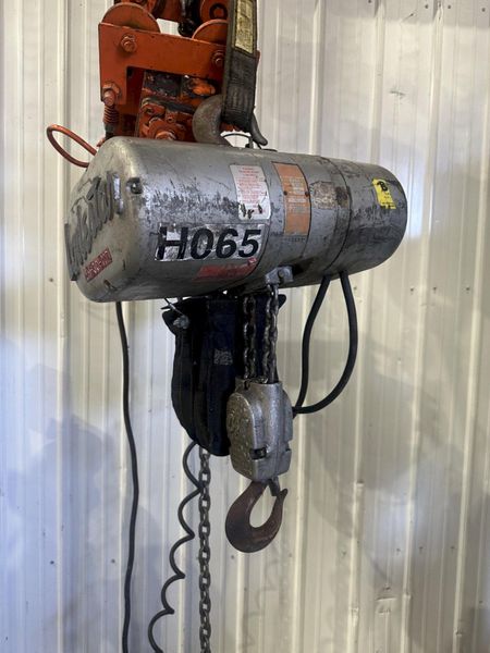 2 TON C & M LOADSTAR HOIST WITH POWER TROLLY: STOCK #78944