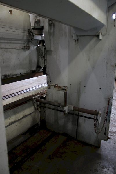 225 TON X 10' PACIFIC HYDRAULIC PRESS BRAKE: STOCK #76324