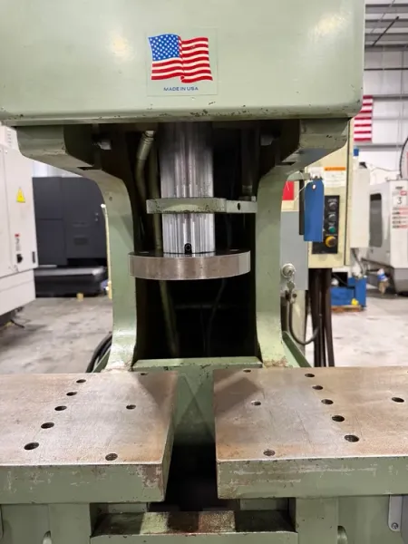 PIRANHA SEPP-65  65 TON Single End Punch Press Ironworker #8174