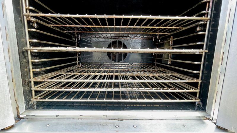 Southbend Commercial Convection Oven
Model: SLGS / 12SC
Natural Gas Convection Oven
