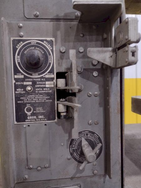 18" GROB MODEL #NS18 VERTICAL BAND SAW: STOCK #19796