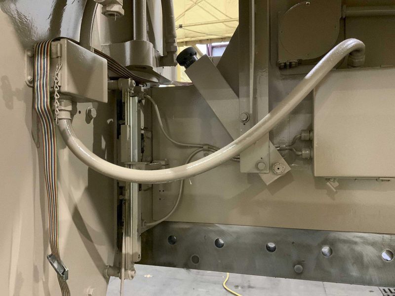 135 TON X 10' CINCINNATI HYDRAULIC PRESS BRAKE STROKE: STOCK #80580
