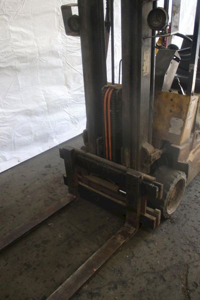 3700 LBS YALE GAS FORKLIFT: STOCK #75160