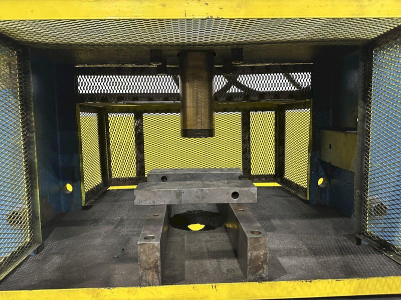 200 TON LAFAYETTE H-FRAME HYDRAULIC PRESS WITH ENERPAC  #RR20013 RAM CYLINDER : STOCK #22344
