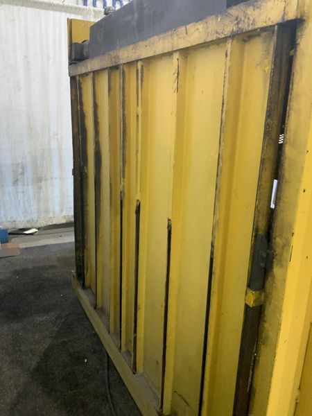 72" X 32" HARMONY LOW PROFILE VERTICAL CARDBOARD BALER: STOCK #76689