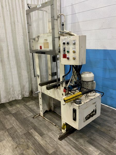30 TON SEACREST HYDRAULIC H FRAME PRESS: STOCK #74182