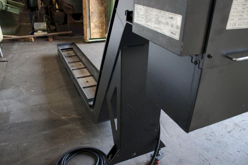 9" X 48" SHINJIN MT TECH INCLINDED CHIP CONVEYOR: STOCK #75472