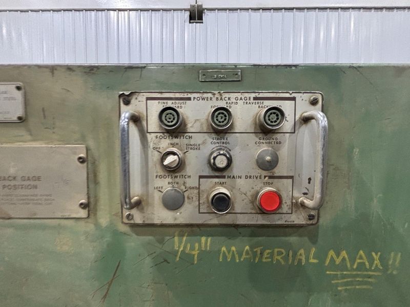 10' x 1/4" CINCINNATI MODEL #2H10 HYDRAULIC POWER SHEAR: STOCK #22535