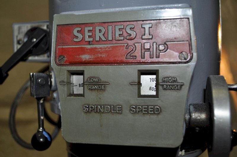 2 HP BRIDGEPORT VERTICAL MILL