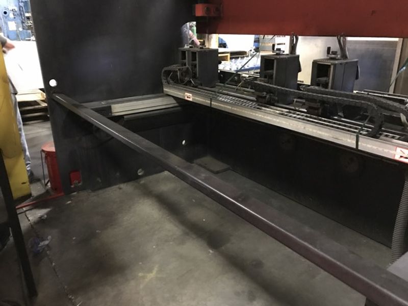 138 TON AMADA HYDRAULIC PRESS BRAKE
