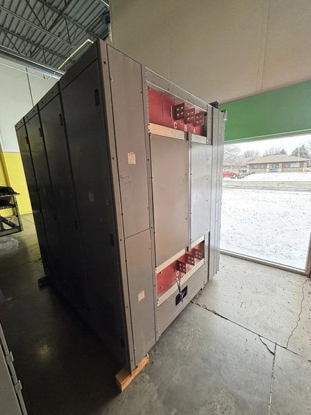 1600 Amp 2200v 700v 50ka Delta Wye Main Breaker