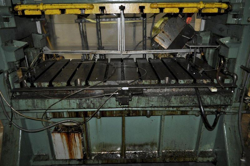 100 TON JOHNSON SSDC PRESS 72" X 30"