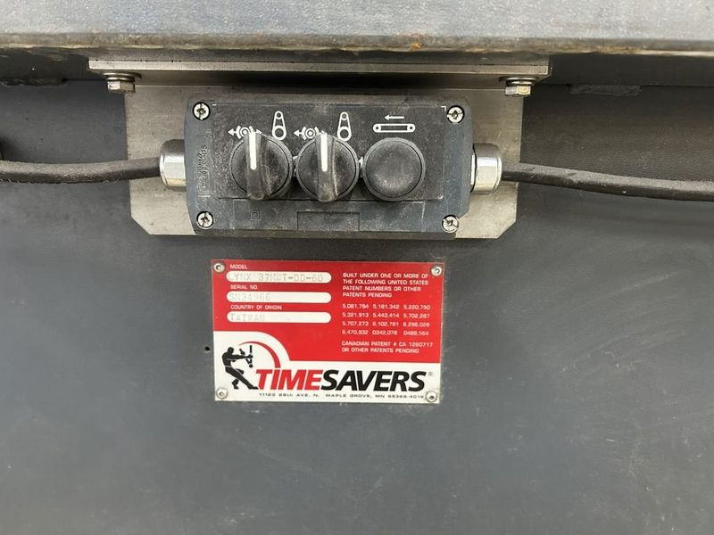 Timesavers Lynx 37MWT-DD-60 37″ 2-Head Wet Wide Belt Sander Deburring & Finishing Machine