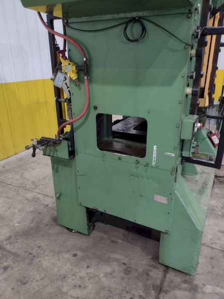 75 TON X 42" X 24" L&J MODEL #EM275 HIGH SPEED STRAIGHT SIDE STAMPING PRESS, 2.5" STROKE: STOCK