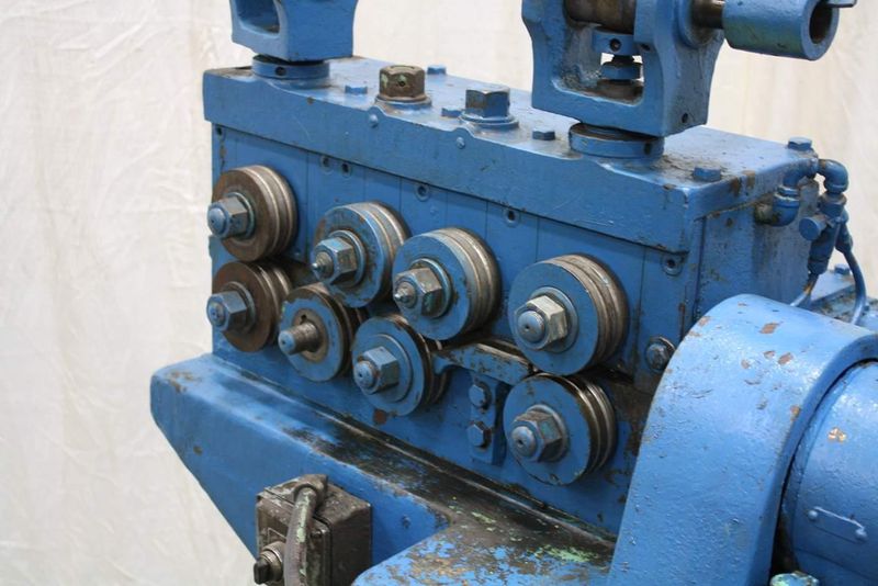 3/8" LEWIS MODEL #8F WIRE STRAIGHTENER & CUTOFF: STOCK #69477