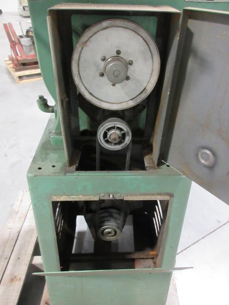 Rockwell/Delta 28-380, 14" Wood and Metal Cutting Vertical Bandsaw- Auction Item