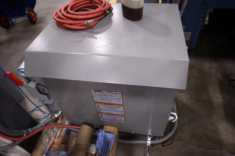 Matsuura ES-450HZ Horizontal Machining Center, Fanuc Series 18i-M Control, BT 40 Taper, 2 Station Pallet Changer- Auction Item