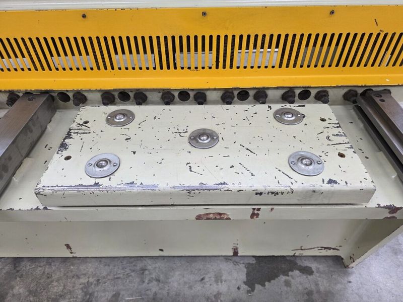 U.S. Industrial USHS625 6′ x 1/4″ Hydraulic Shear