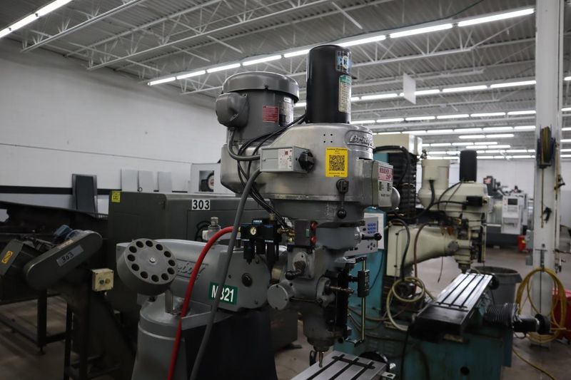 Bridgeport Series I-2HP Vertical Knee Mill, Acu-Rite 2-Axis DRO, Kurt Power Draw Bar, Mitutoyo Scale, X-Axis Power Feed, Chrome Ways