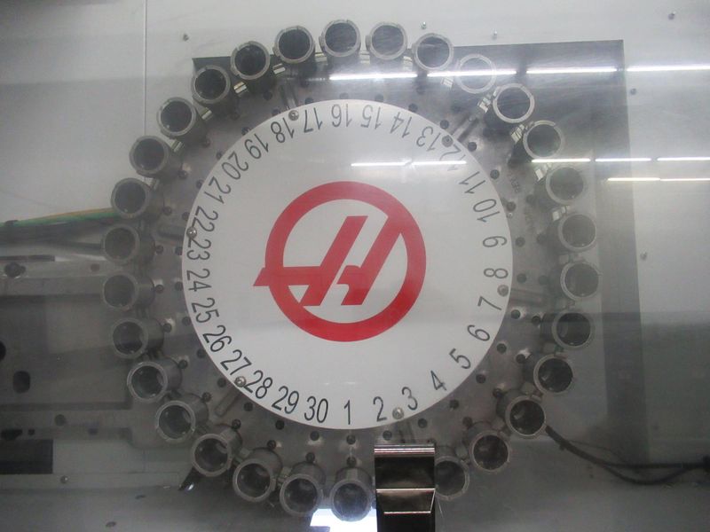 Haas UMC-1000SS CNC 5-Axis Vertical Machining Center, 40"x25"x25", 12K RPM, Chip Con, 30 ATC, Probing, TS Coolant, Air-Vise