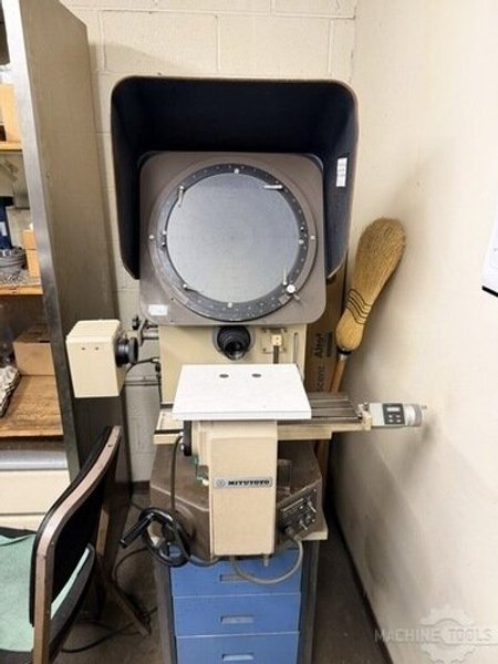 Mitutoyo PH-350 Optical Comparator