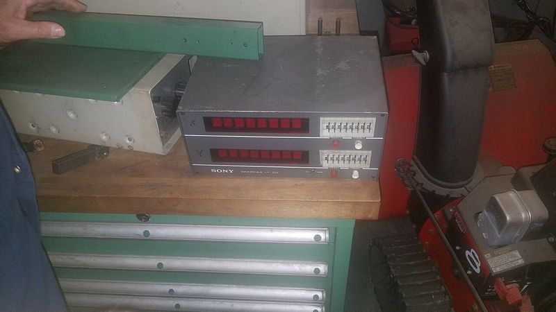 EQUIPPED WITH  ISOPULSE TYPE 25, SONY DRO, 220/3PH, LISTA CABINET & BASE Not under power 2nd owner