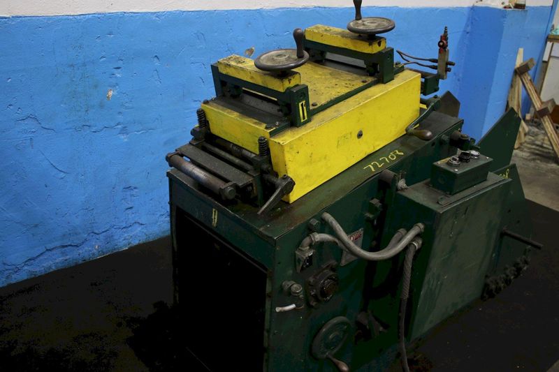 2000 LB X 10" ROWE COIL CRADLE STRAIGHTENER : STOCK #72708