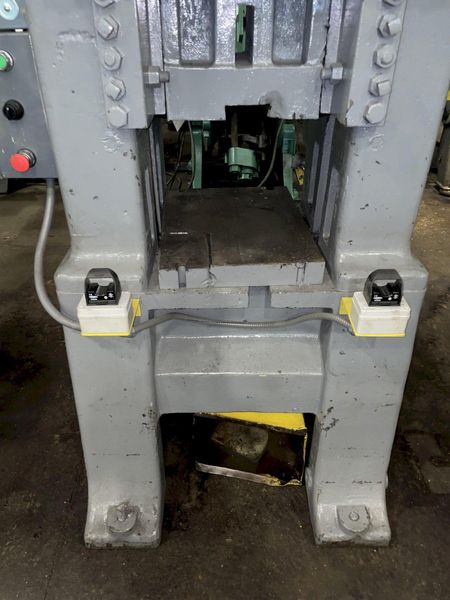 250 TON MINSTER MODEL #90 KNUCKLE JOINT PRESS: STOCK 10128