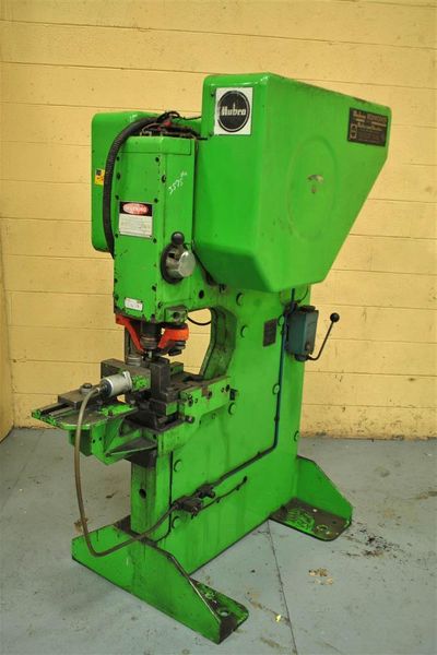 82 TON MUBEA MODEL #KL750 PUNCH WITH FEED LINE: STOCK #56444
