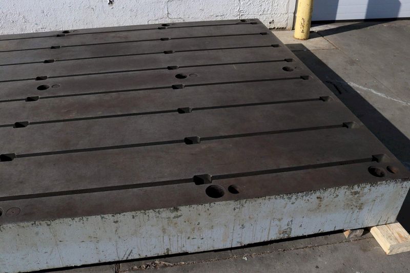8' X 21' X 12"  LAKESHORE T SLOTTED FLOOR PLATE: STOCK #73514
