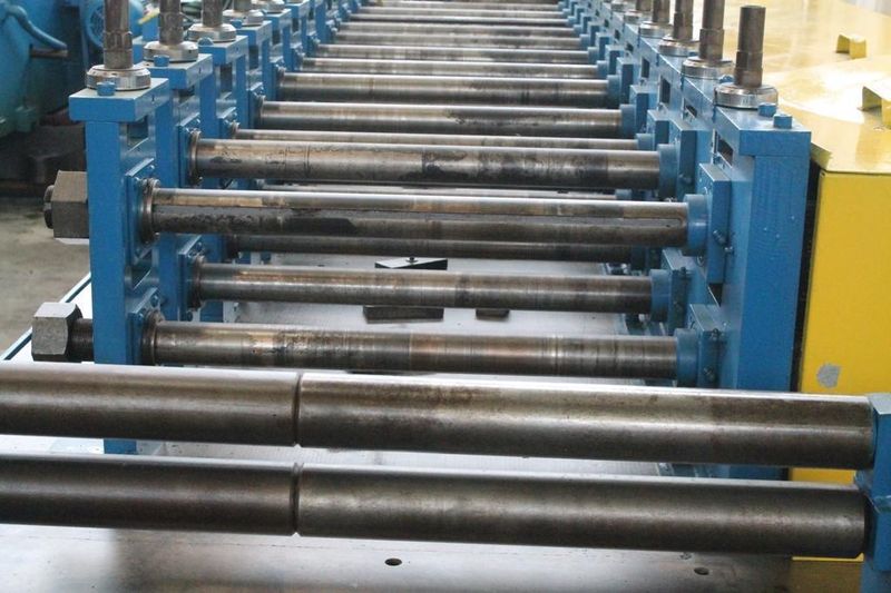 12 STAND X 2" X 24"W DAHLSTROM CHAIN DRIVE ROLLFORMER: STOCK #61088