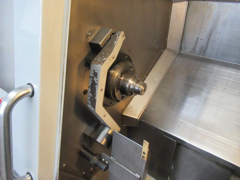 Haas SL-20T CNC Turning Center with Tailstock, Haas ServoBar Feed,  Chip Con, Parts Catcher, Tool Presetter