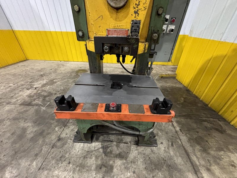 60 TON TORC-PAC USI CLEARING OBI PRESS 6" STROKE: STOCK #22824