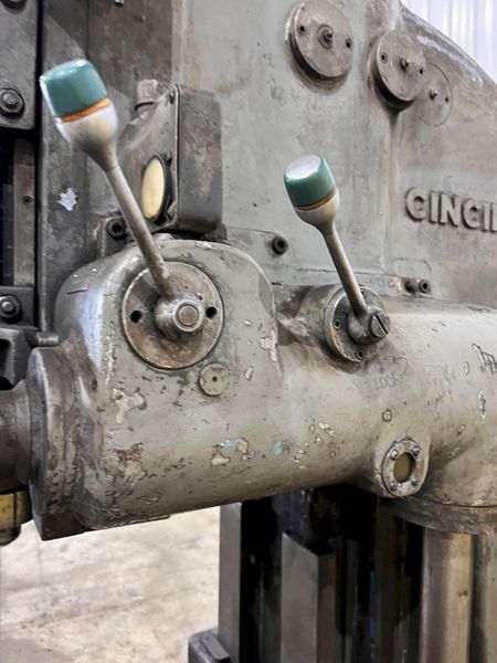 #4 CINCINNATI MODEL #412-16 VERTICAL MILLING MACHINE: STOCK #21132