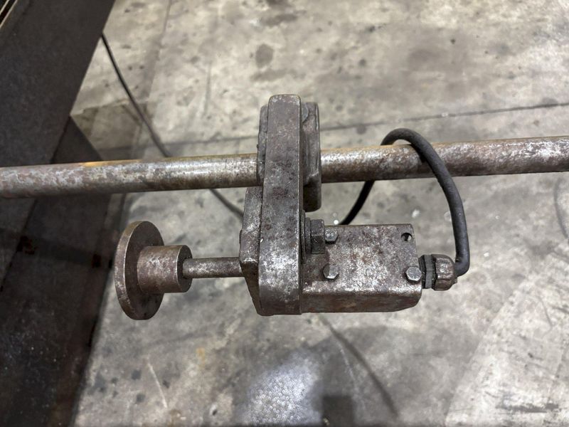 15" X 17" WF WELLS MODEL #F-15 TWIN POST HORIZONTAL BANDSAW: STOCK #23668