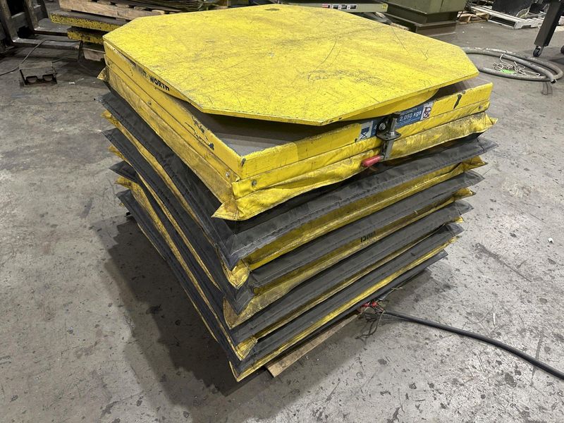 4500 LB SOUTHWORTH HYDRAULIC LIFT TABLE: STOCK #78042