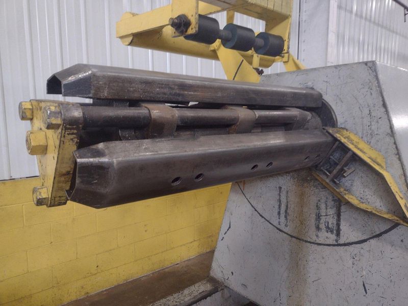 20,000 LB 10 TON X 48" RED BUD (RBI) MOTORIZED COIL REEL / UNCOILER & STRAIGHTENER FEED LINE: ST