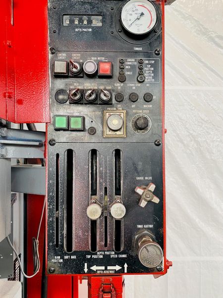 175 TON X 13' KOMATSU MODEL PHS160 HYDRAULIC PRESS BRAKE: STOCK #13126