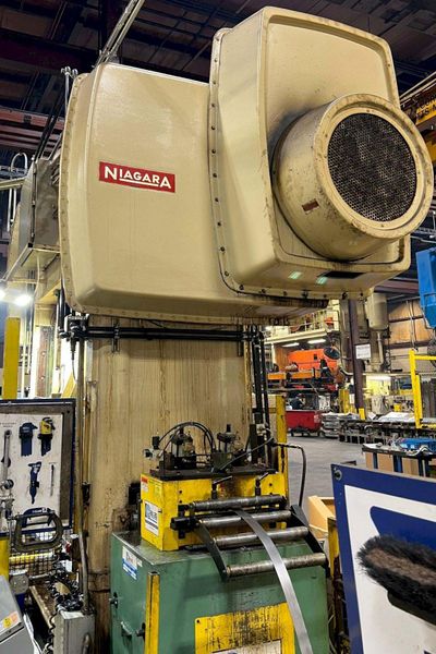 150 ton Niagara SC2-150-72-36 Straight Side Mechanical Metal Stamping Press, Year 1980