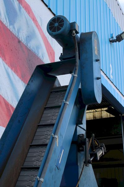8" WIDE DAVIS INCLINED CHIP CONVEYOR: STOCK #76349