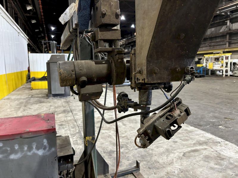 LINCOLN ELECTRIC WELDING MANIPULATOR SYSTEM: IDEALARC DC600 WELDER, NA-5 CONTROLLER, AND WELDING