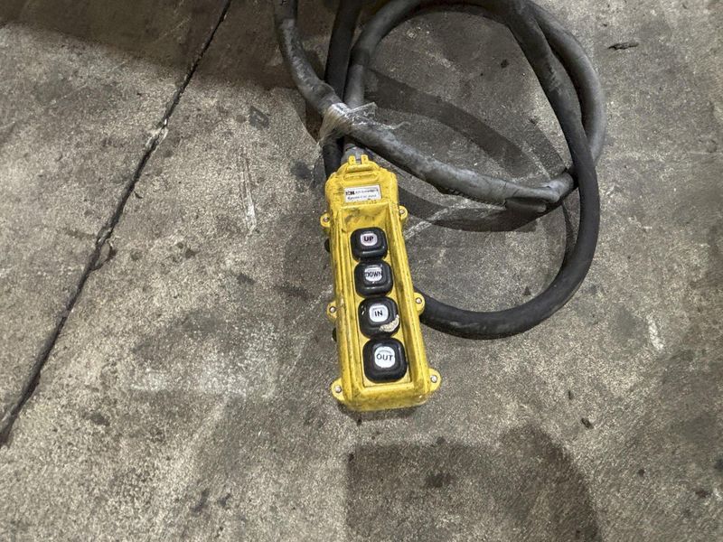 11,000 LBS X 51" SEN FUNG MODEL #UC4A MOTORIZED COIL REEL UNCOILER & COIL CAR: STOCK #23646