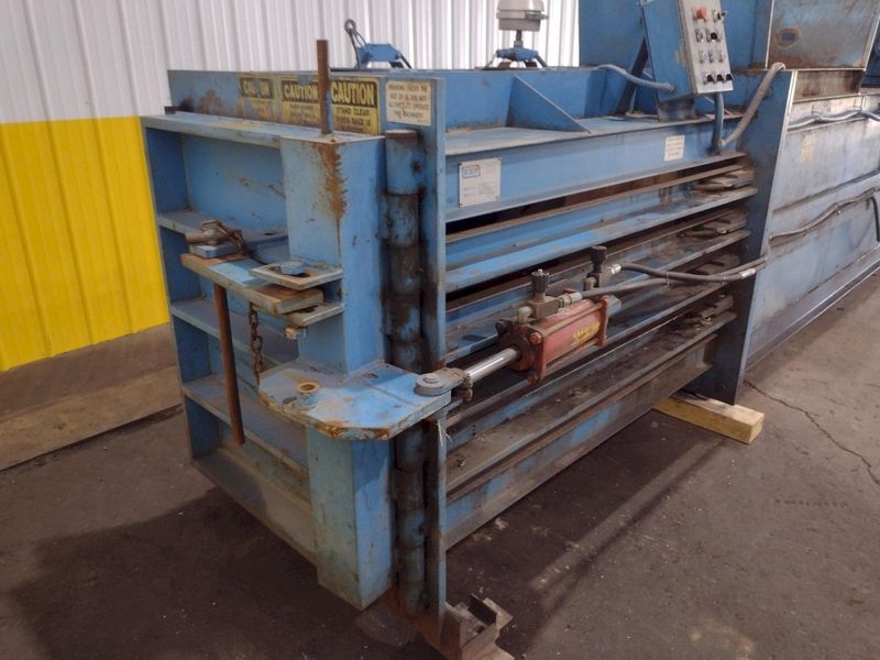 30" X 40" KMF MODEL 3040L CLOSED END HYDRAULIC HORIZONTAL BALER: STOCK #17911